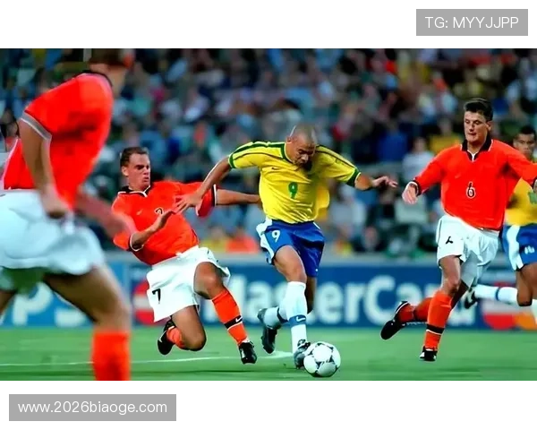 德国与巴西在巴西世界杯中的激烈对决比分结果及比赛亮点回顾